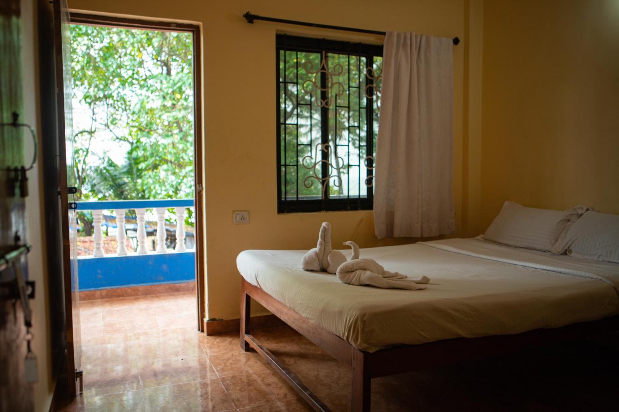 12 Monks - Beachside Hostel Arambol Exterior foto